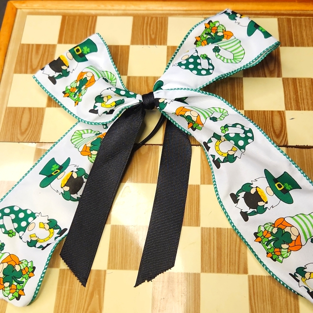 Saint Patrick day gnome bows